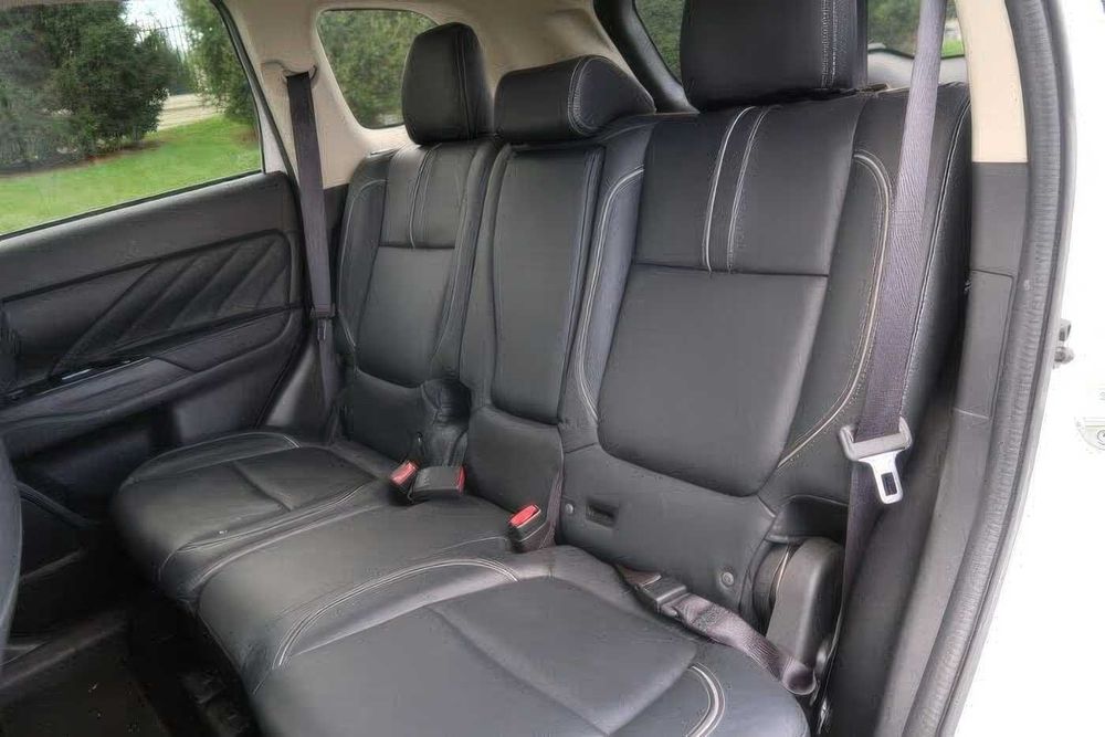 Mitsubishi Outlander Hybrid Plug-in SEL      2018