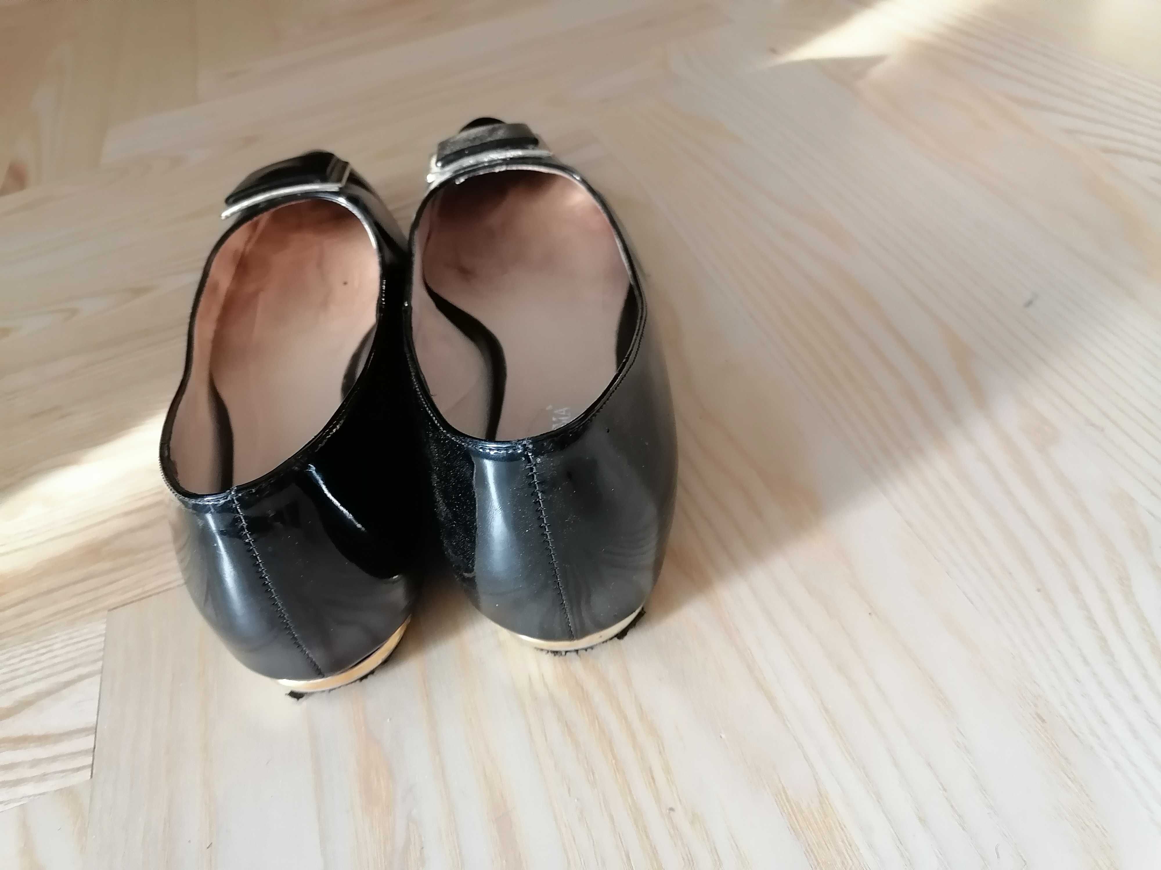 Buty czarne lakierowane
