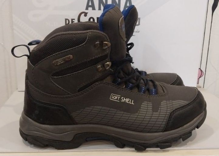 Продам подростковые ботинки  Мountain Warehouse.Размер 36. WATERPROOF