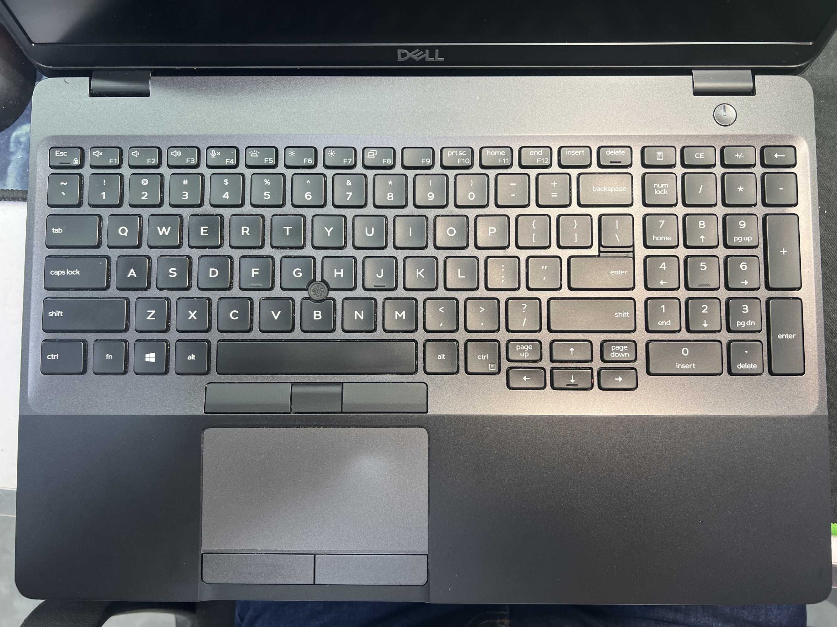 ноутбук Dell Latitude 5501