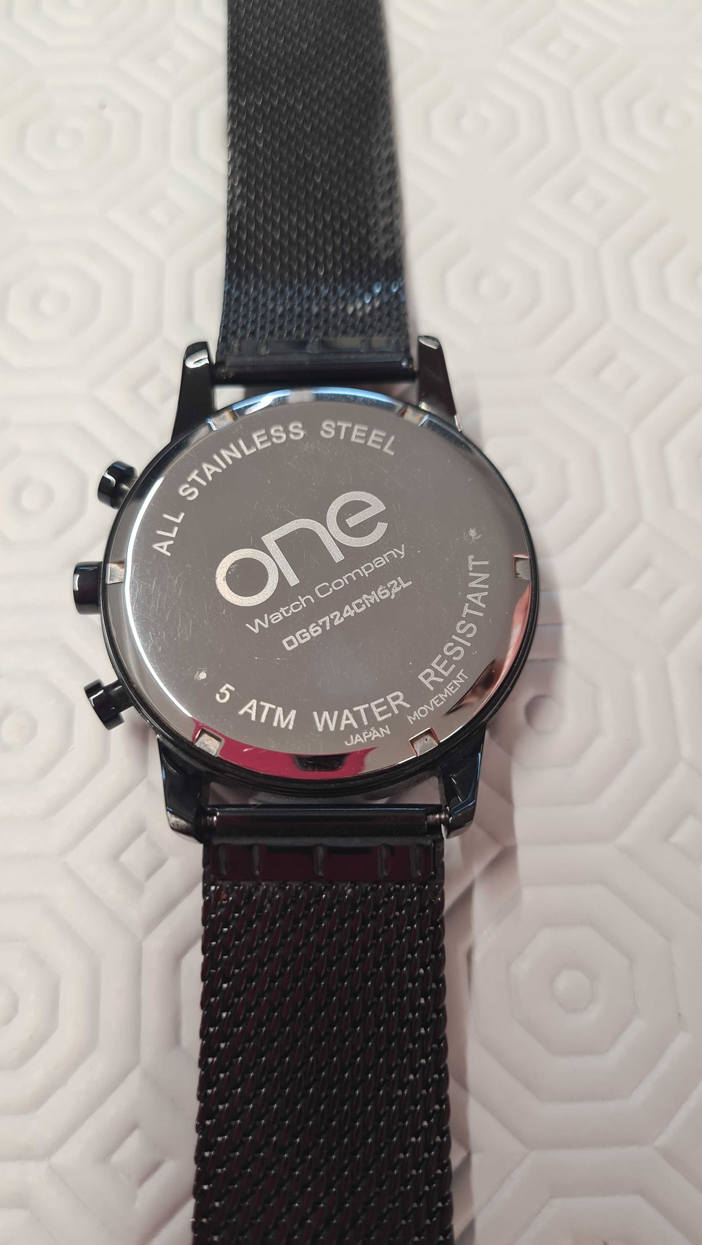 Relógio One de homem, em preto, bracelete aço