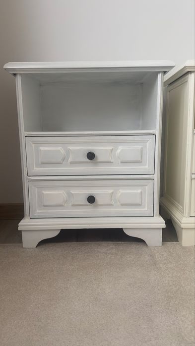 Szafki nocne i komoda.  Nadające sie do renowacji.