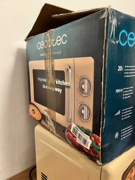 Mikrofalówka Cecotec Proclean 3010 Retro, 20 L, 700 W, Nowa z defektem