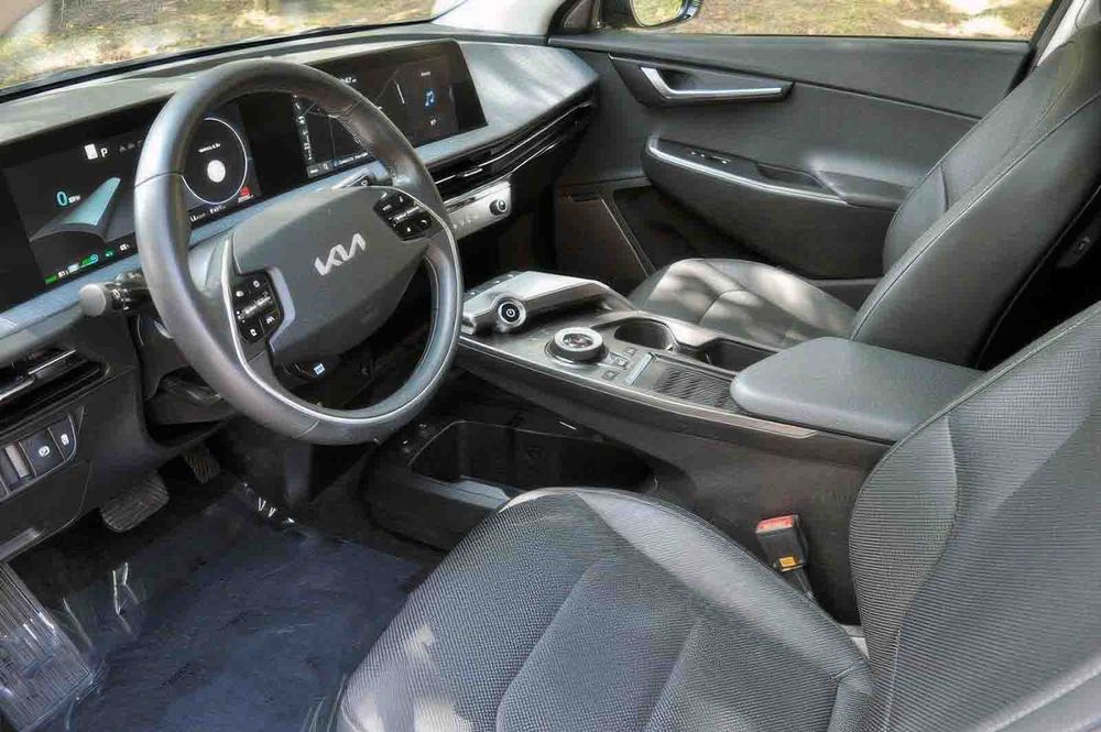 Kia EV6 Wind      2022
