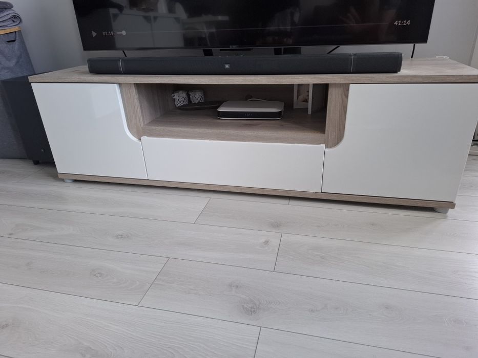 Szafka rtv pojemna