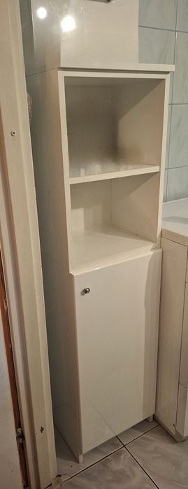 Biała szafka łazienkowa