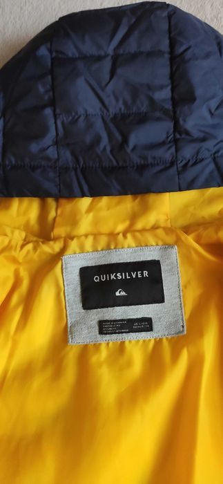 Куртка нова  розмір- М марка Quiksilver impermeable- непромокаєма