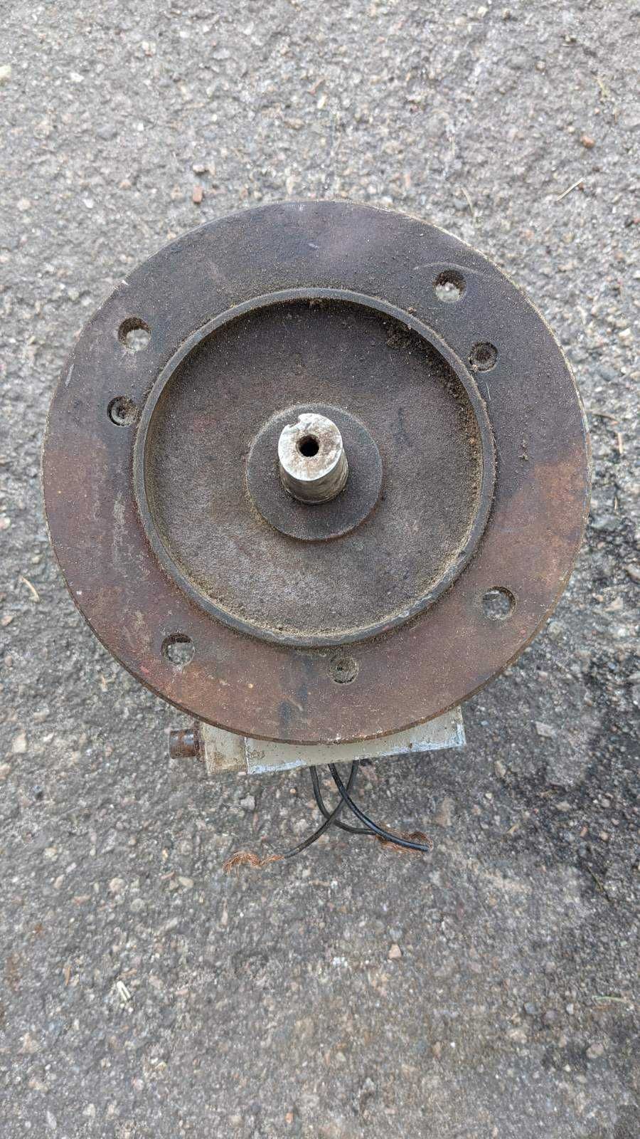Двигатель 0.75 KW .380/220. 940 оборотов .Made in Czechoslovakia
