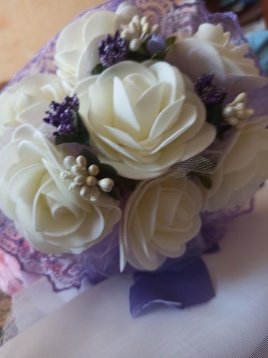 Набір бутонєрок і букета