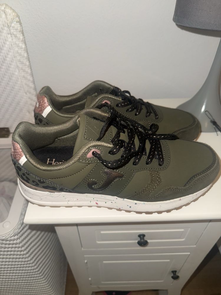 Vendo sapatilhas de mulher da marca joma
