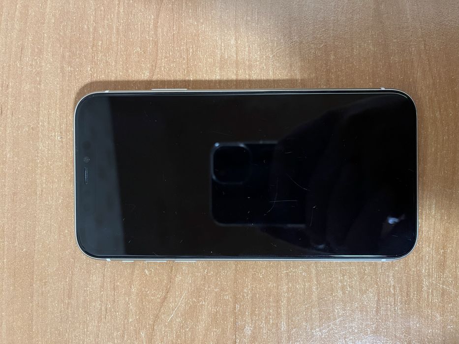 IPhone 11 4/64gb білий