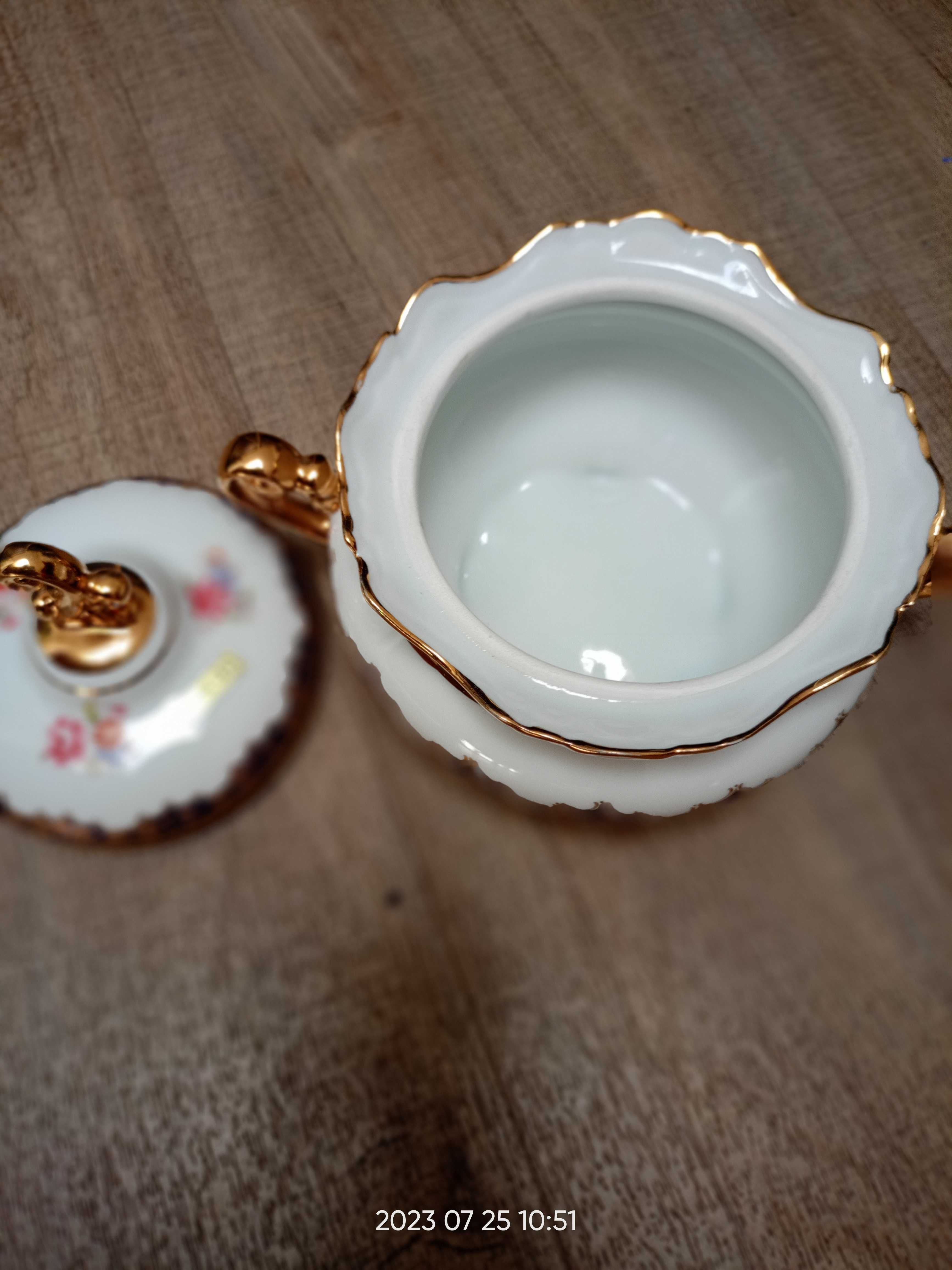 cukierniczka bomboniera z porcelany