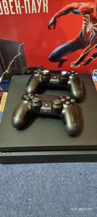 Продам ігрову приставку PC4 slim 1TB