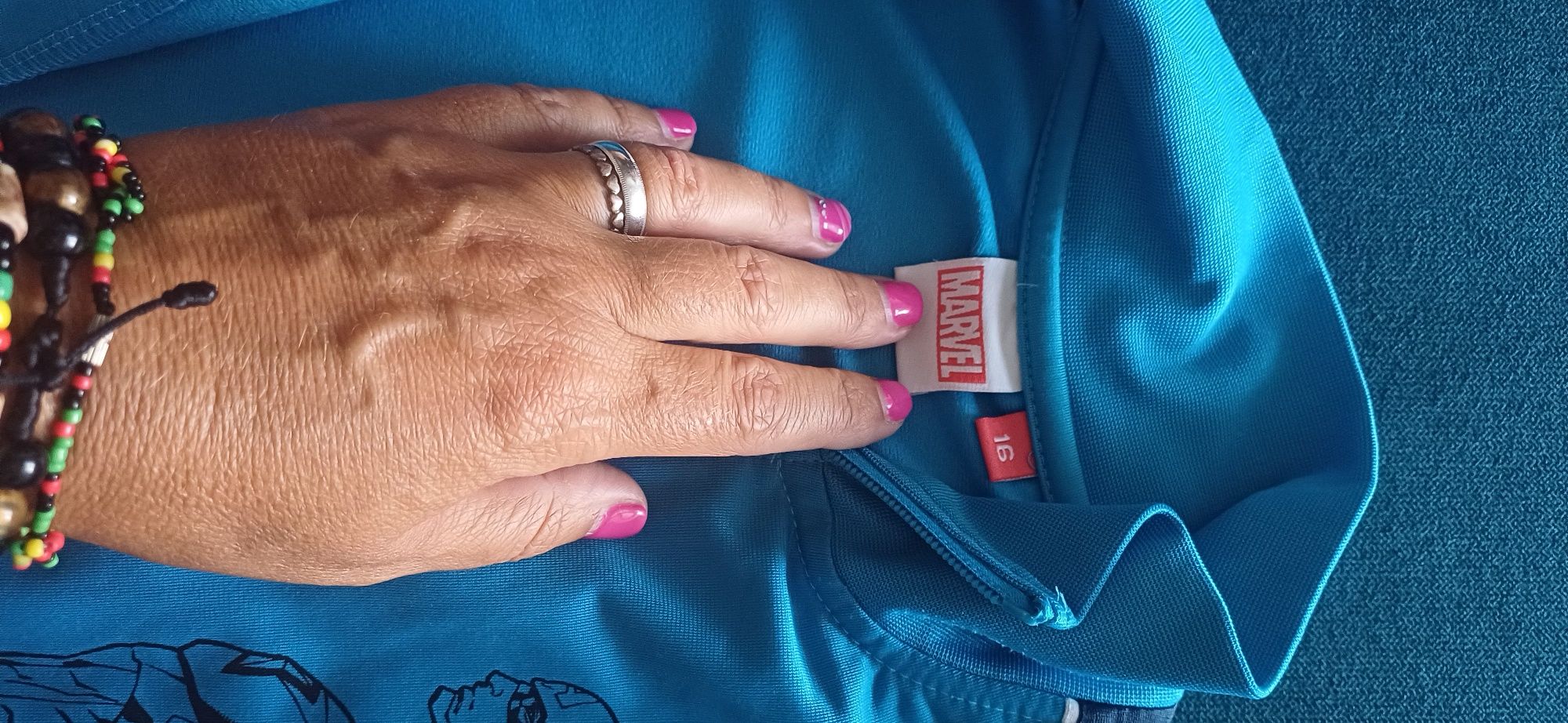 Lote  de 4 peças, sweat e colete
