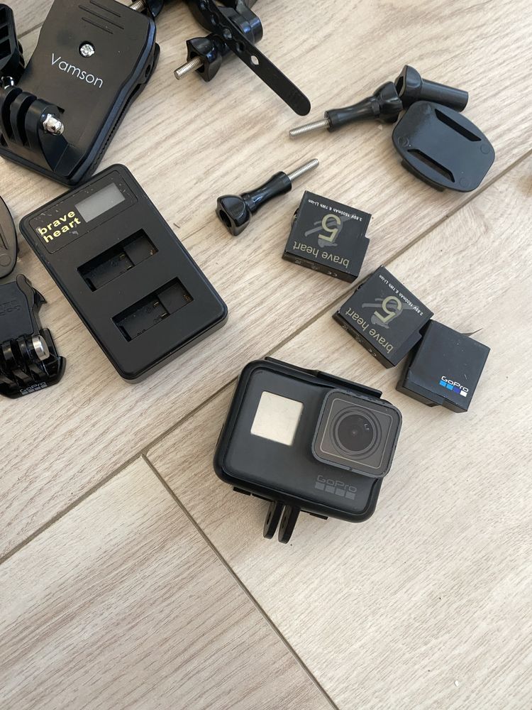GoPro hero 5 black edition камера і багато аксесуарів і 3 батареї