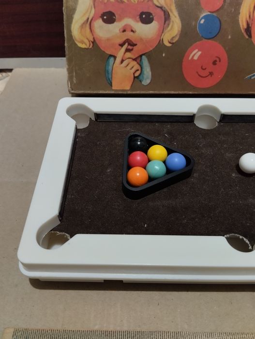 Детская игра. ,,Мини бильярд ". СССР. Коробка. Б/У. Состояние хорошее.