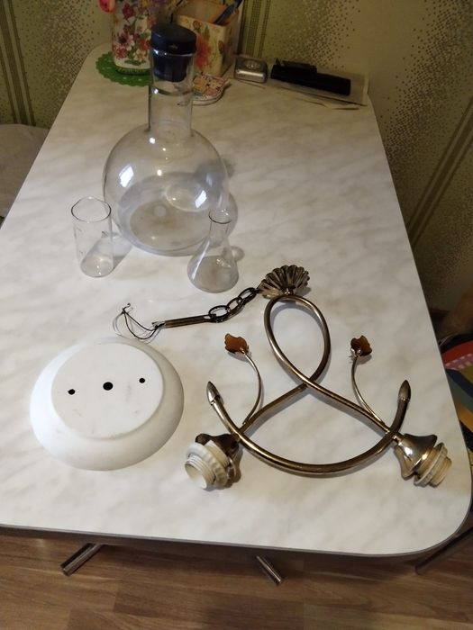 Стеклянные изделия - люстра( без плафона), колба.