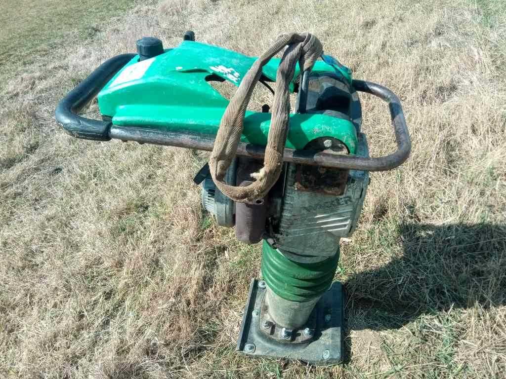 Wacker BS 600, stopa skoczek