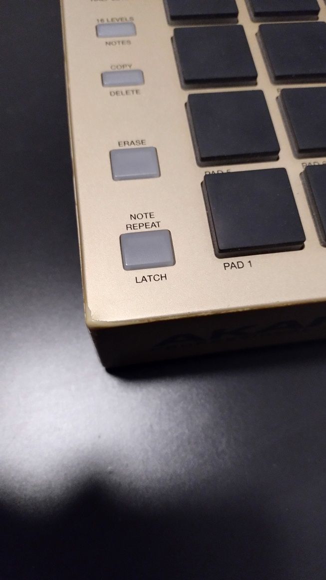 Sampler Akai MPC One Gold Edition + gratisy