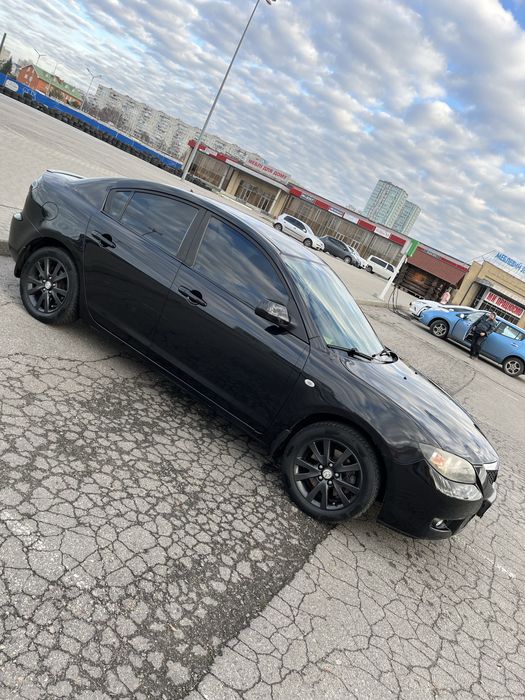 Продам автомобиль Мазда 3