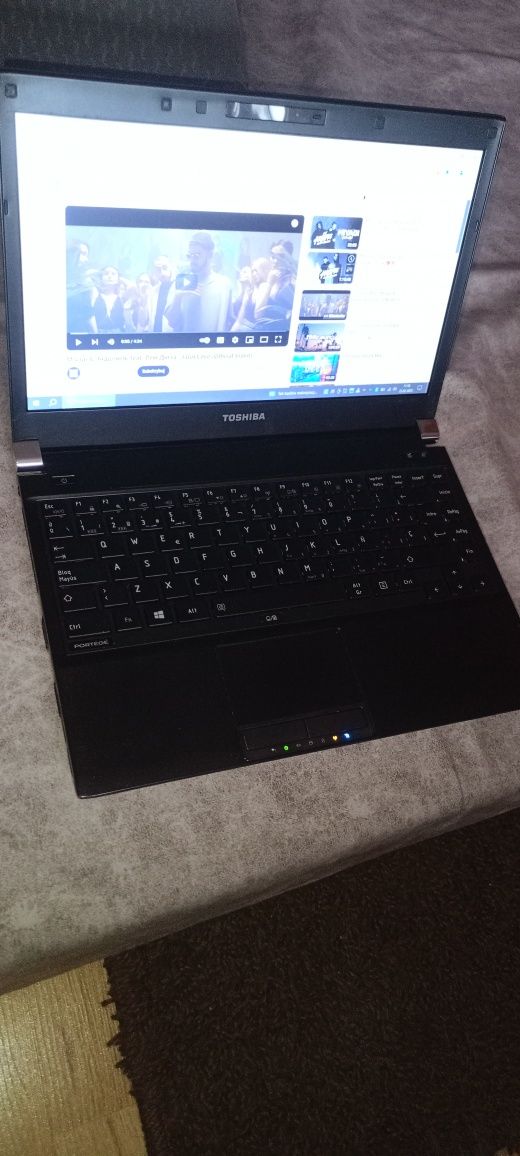 Toshiba portege r930 i5 8gb ram 256 GB SSD nowy bat ok 1,5h szybki