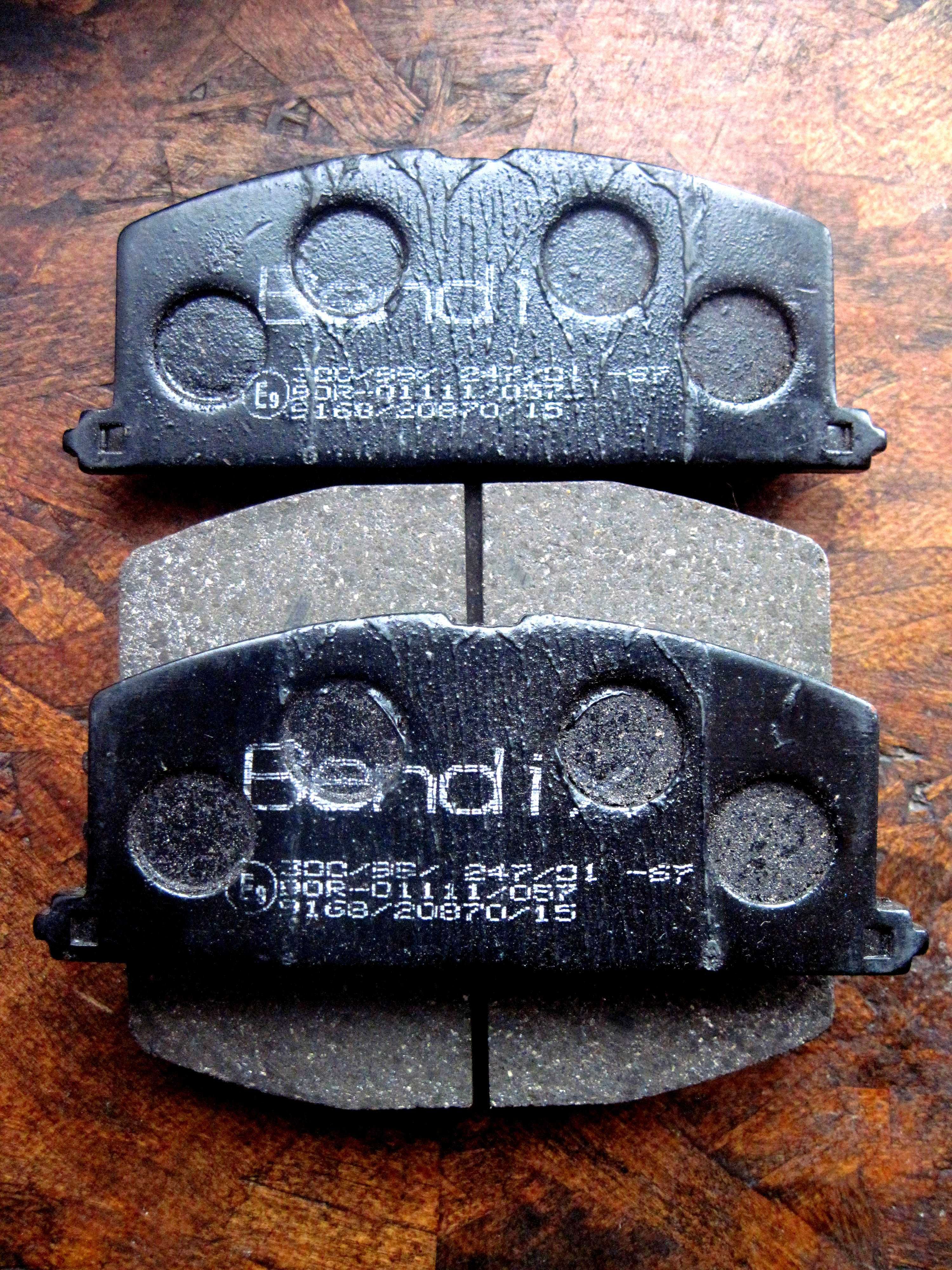 Новые передние тормозные колодки BENDIX на Тоету