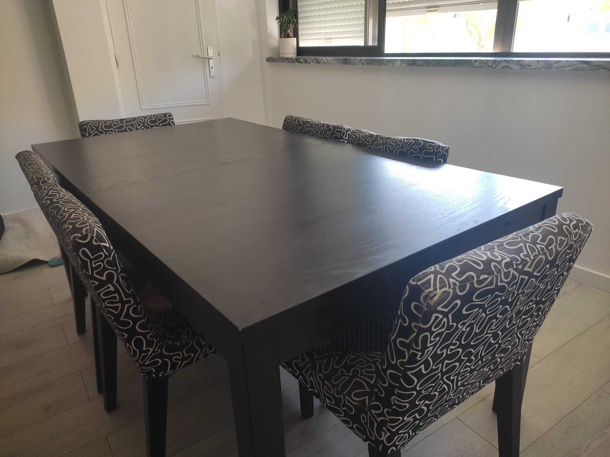 Mesa de jantar extensível