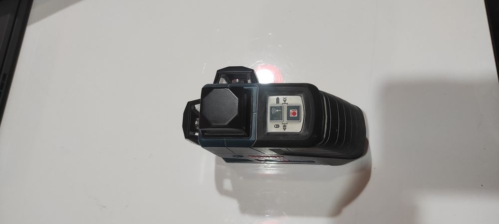 Laser liniowy Bosch GLL 3-80 P po kalibracji, krzyżowy