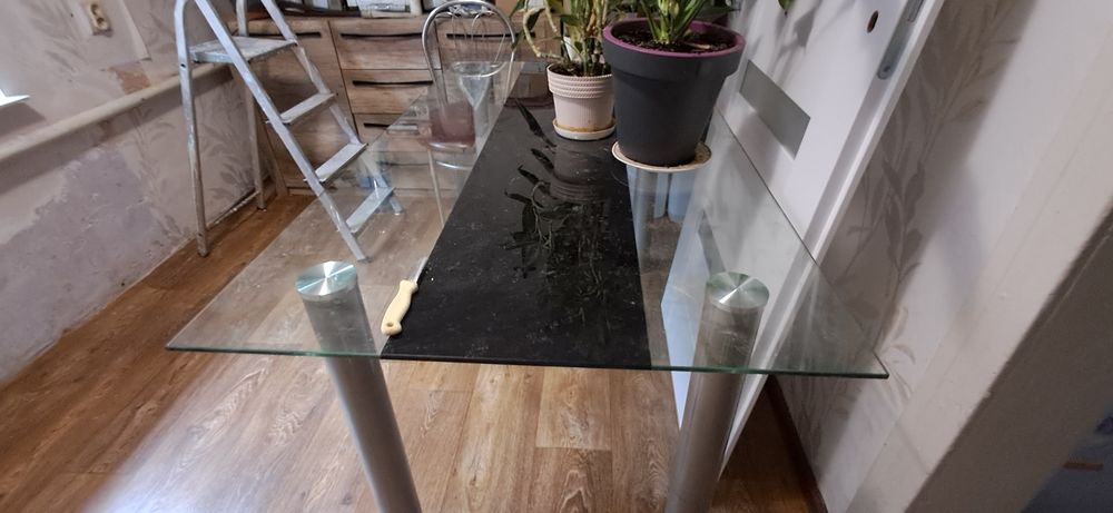 Sprzedam szklany stół