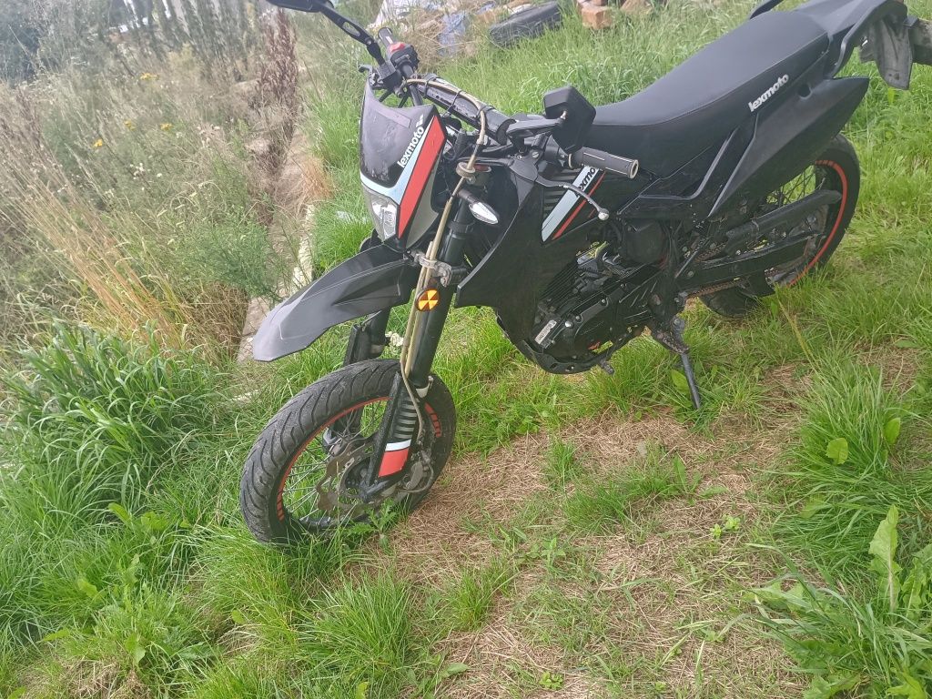Lexmoto Adrenaline 125cc - Supermoto odpala jeździ