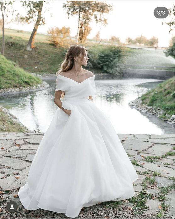 Продам весільну сукню