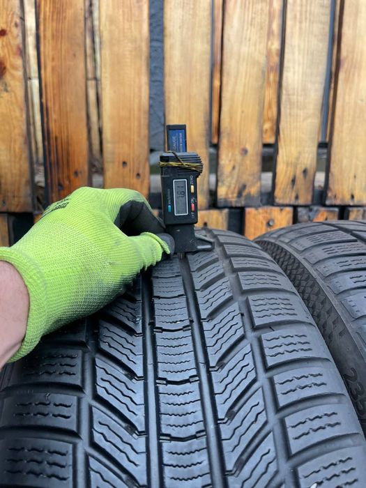 Б/у шини 235/45 r20 Continental 24 рік 7мм