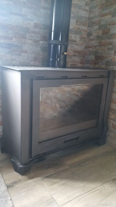 Salamandra de 82cm por 40,5cm a lenha