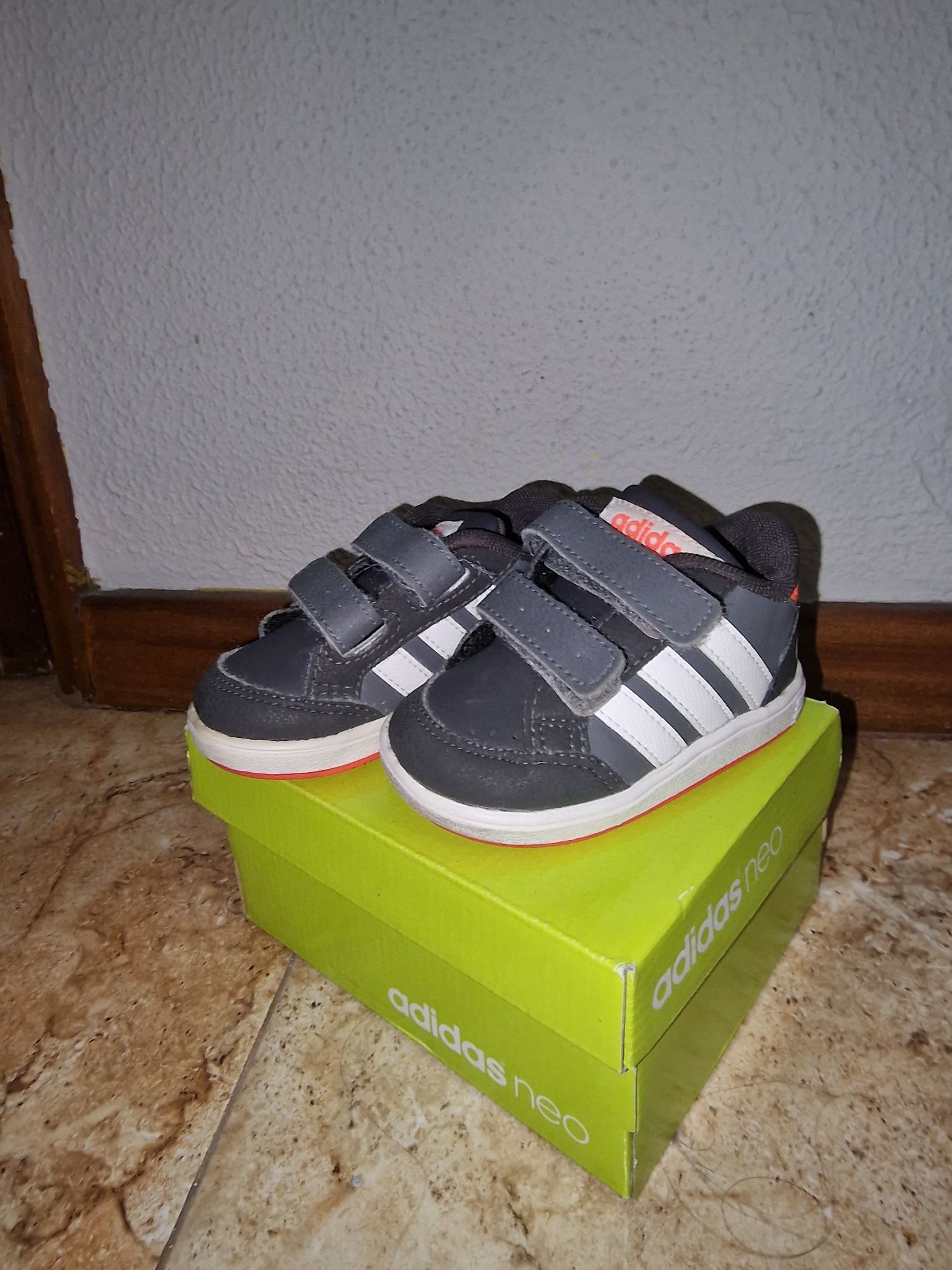 Sapatilha Adidas