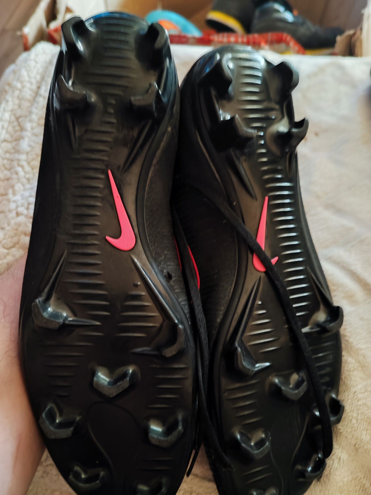 Buty piłkarskie Nike rozmiar 41 26cm