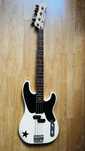 Fender Squier Mike Dirnt Precision Bass