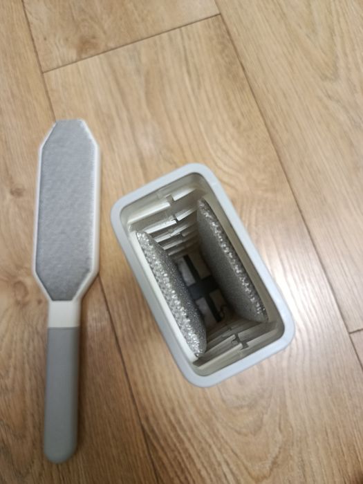 Щітка для чищення одягу