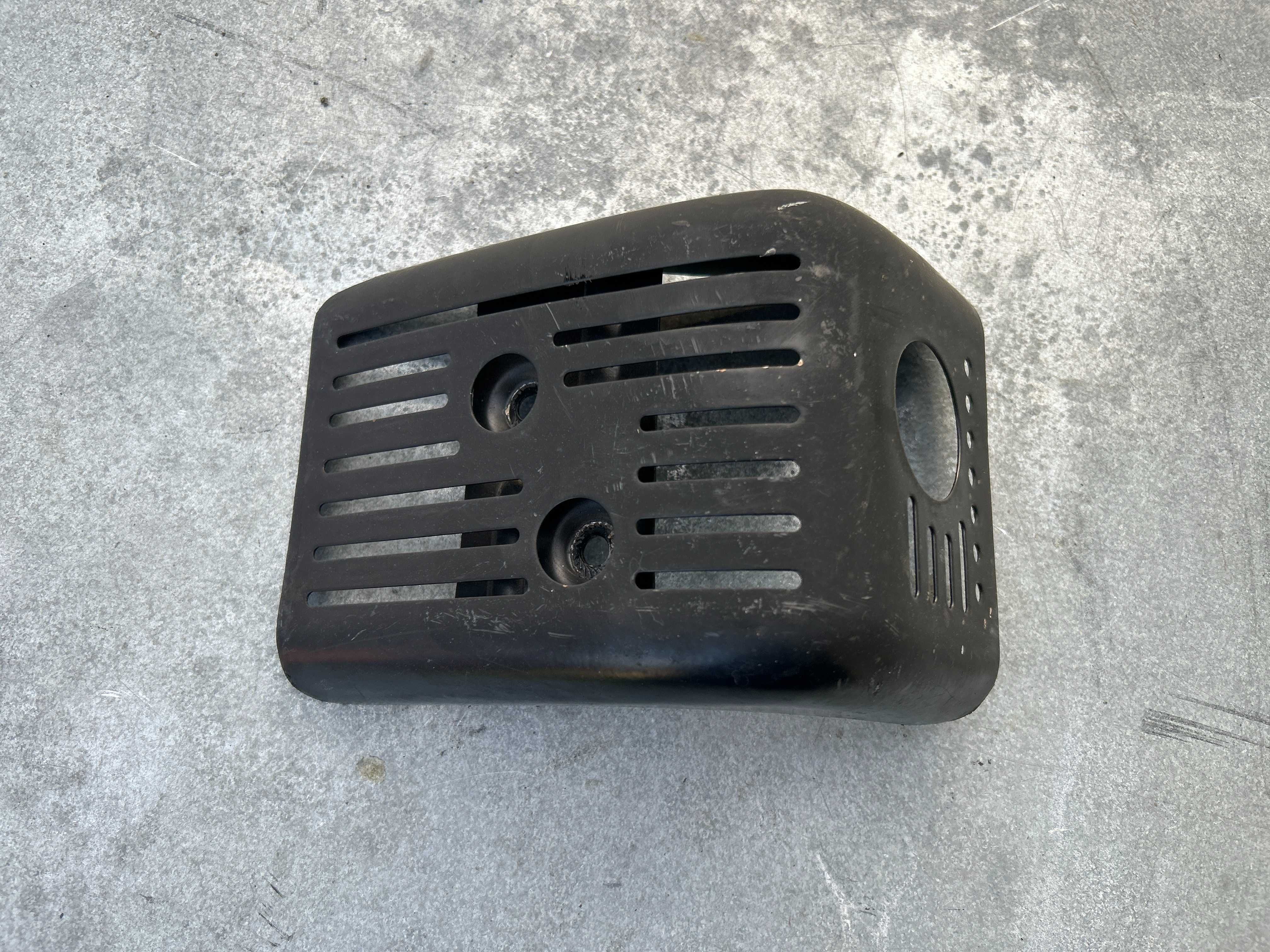 Osłona tłumika MTD THORX 35 45 55 MTD NAC Yard Man CUb Cadet Zongshen