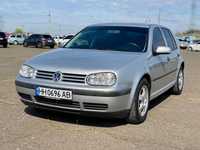 Автомобиль Volkswagen Golf