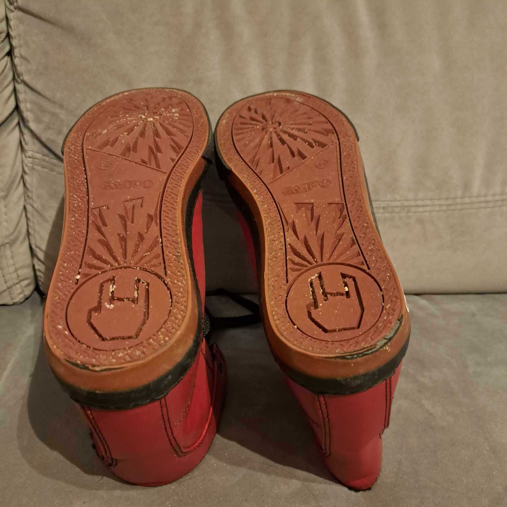 "Walk The Line" Buty sportowe wysokie RED by EMP