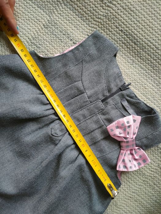 sukienka szaro różowa 98 wizytowa