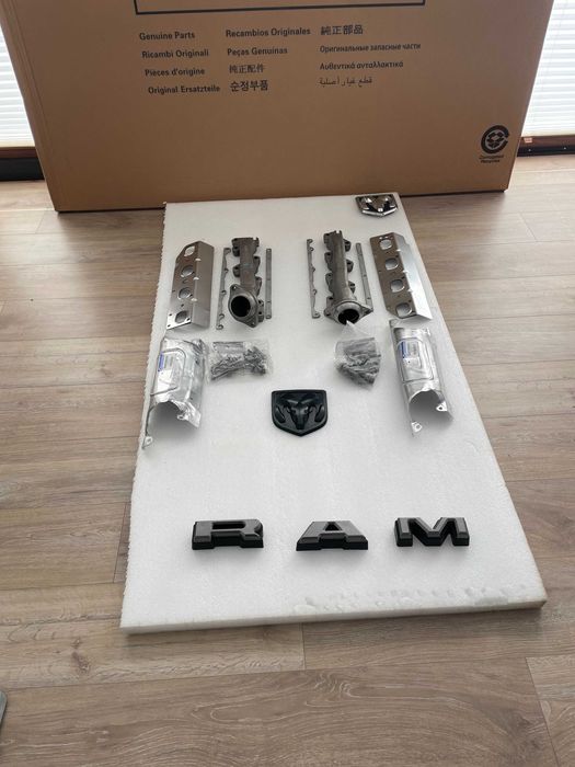 Kolektor wydechowy lewy RAM 1500 DS 5.7 V8 HEMI 2013 - 2019 Mopar