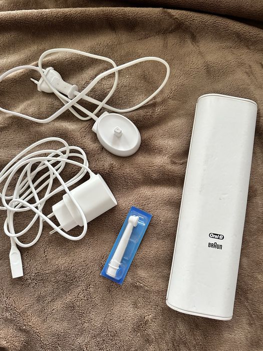 Etui podróżne oryginalne na szczoteczke Oral-B BRAUN + koncowka