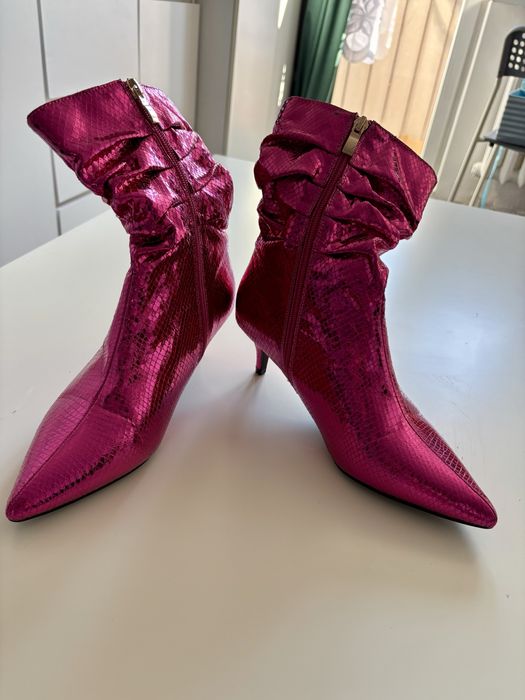 Buty na obcasie błyszcząca fuksja