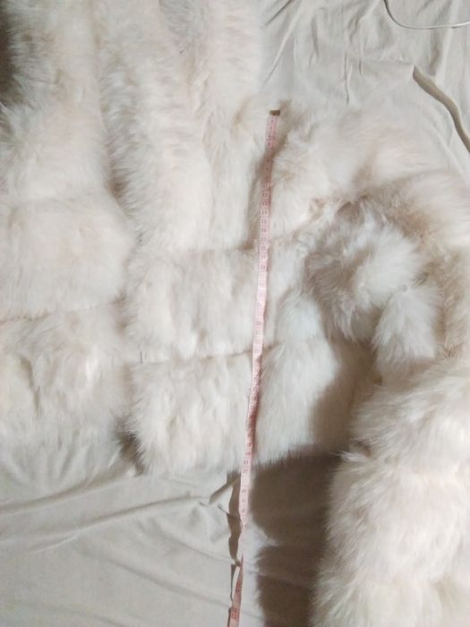 Przytulne ciepłe futerko (krótkie) iż głębokim wygodnym kapturem