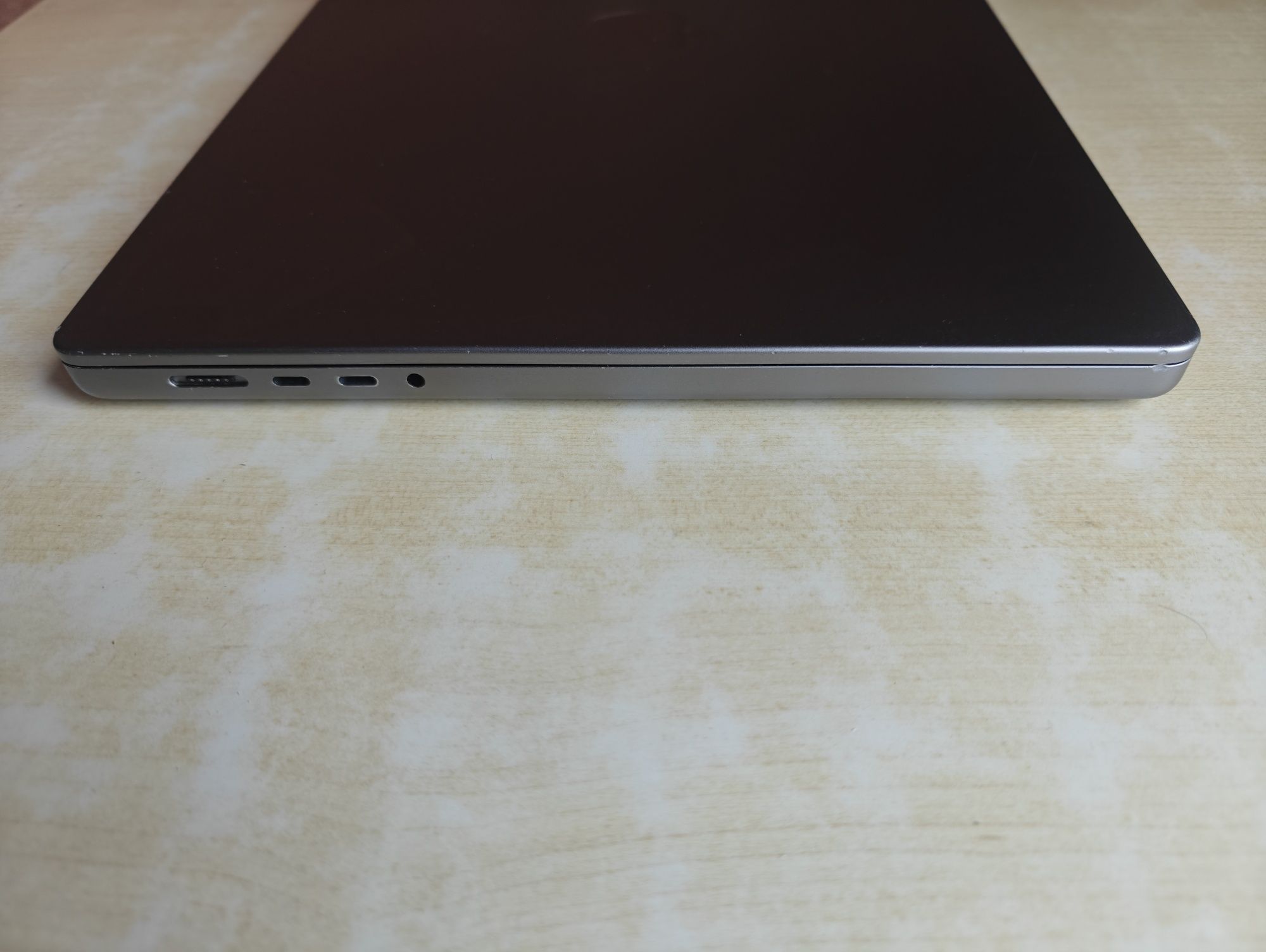 MacBook Pro 16 2021 M1Pro (A2485)