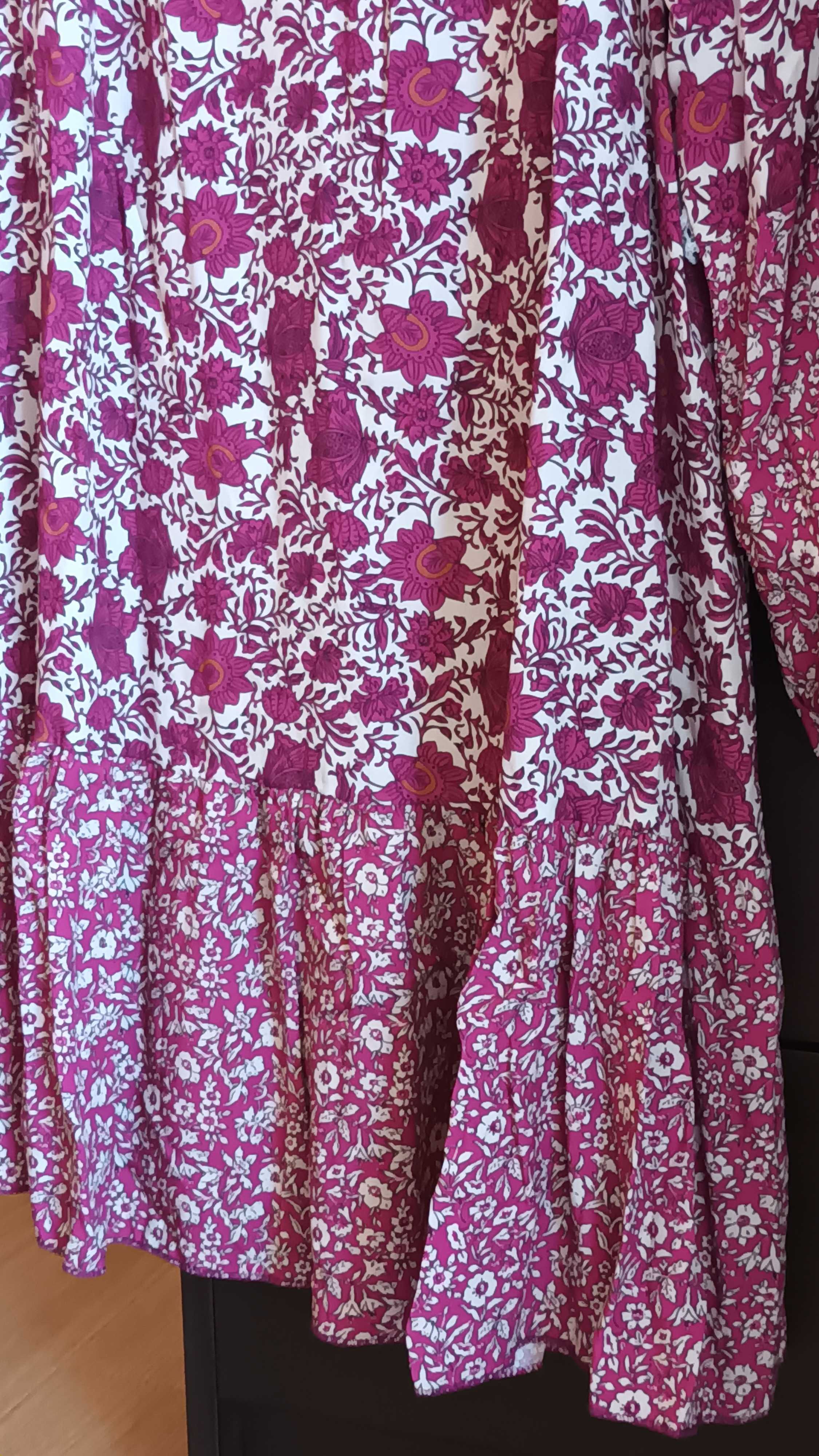 Vestido em bege e rosa
