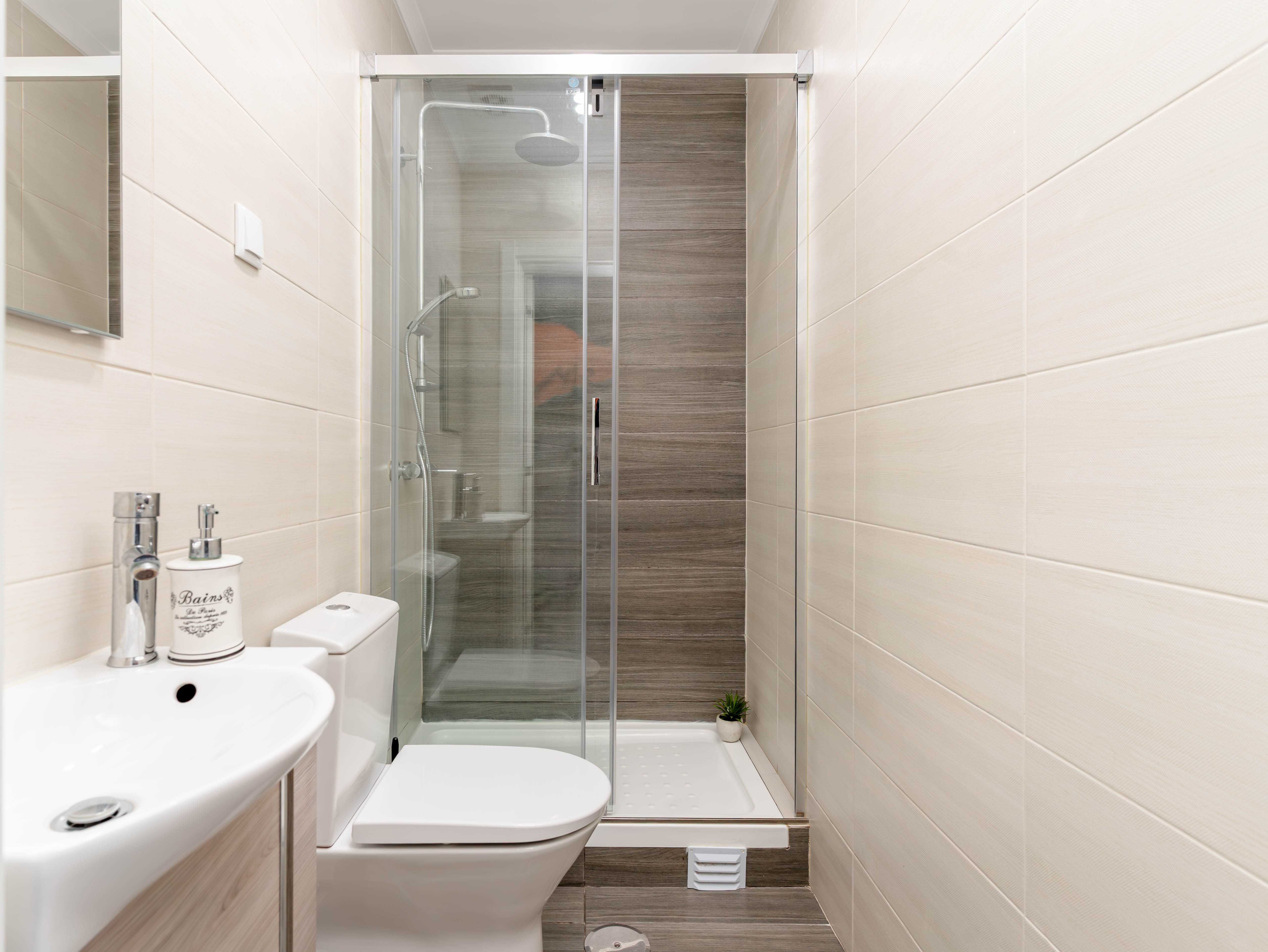 T4 Duplex Remodelado com 4 casas de banho  Almada