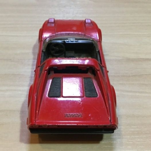 Miniatura antiga Corgi Ferrari 308 Gts esc.1/36