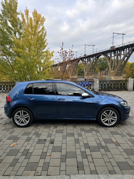 Продам Volkswagen Golf 7